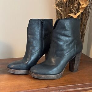 Lucky Brand Black Leather Ankle Platform Boots. Size 7.5 M / 38